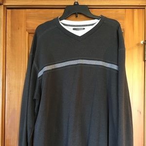 Method long sleeved gray pullover
